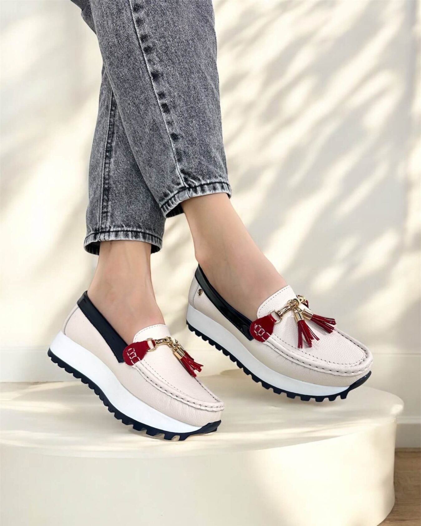 Mocasin Camila Beige Azul Rojo