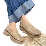 Mocasin Retro Charol Antifaz Capuchino